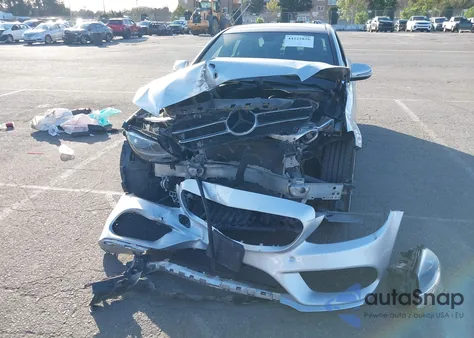 2016 Mercedes-Benz C 300 Sport z USA, uszkodzony, nr VIN 55SWF4JB2GU106895